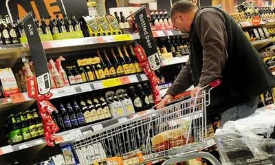 Более 80% украинцев покупают алкоголь в супермаркетах