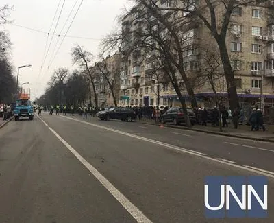 В центре Киева перекрыли дорогу из-за памятных мероприятий, охрану порядка усиленно