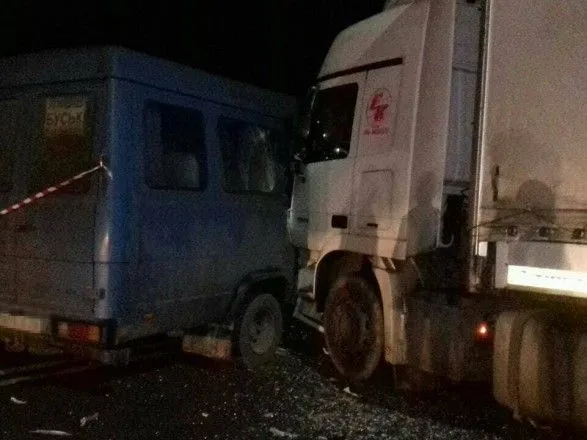 Через зіткнення вантажівки та автобуса на Львівщині постраждало 12 осіб