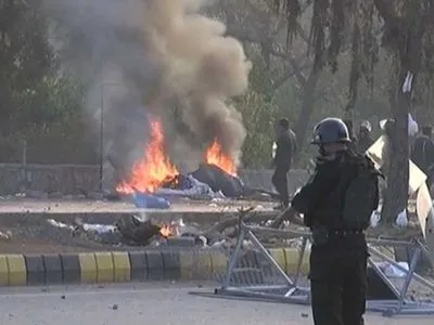Полиция Пакистана применила слезоточивый газ против протестующих