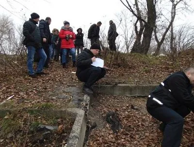 В Киеве на берегу реки нашли тело мужчины