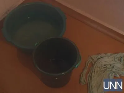 Большой потоп в Житомире: жителям пятиэтажки залило квартиры