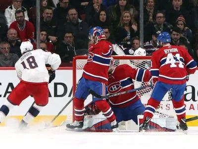 "Монреаль" прервал выигрышную серию "Коламбуса" в НХЛ