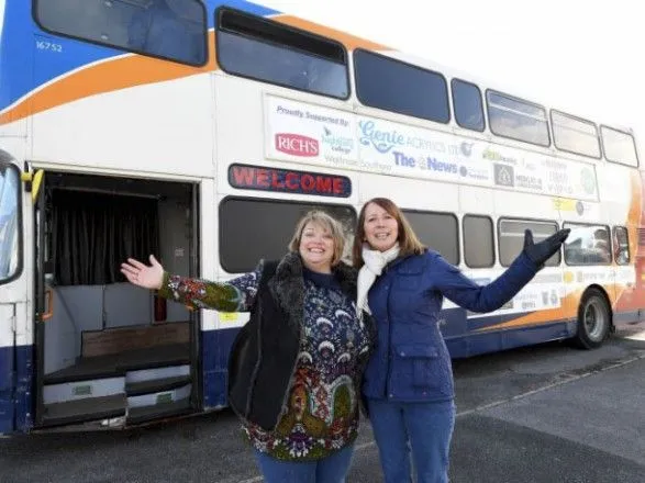 В Британии списанный автобус превратили в приют для бездомных