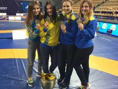 Украинские борцы с восемью медалями завершили ЧМ среди 23-летних
