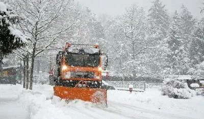 Днем на улицах Киева работали 243 снегоуборочные машины