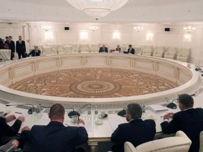 Контактна група щодо Донбасу розпочала засідання в Мінську