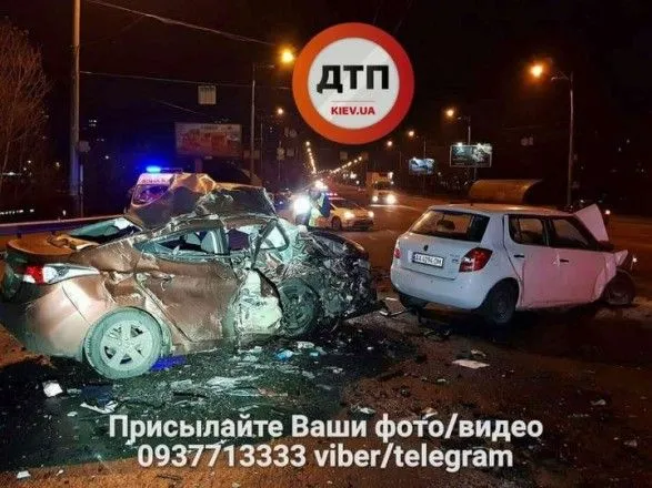 В Киеве водитель погиб в результате лобового столкновения
