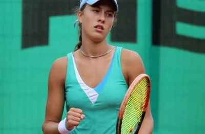 Украинская теннисистка Чернышева победила на втором подряд турнире в Турции