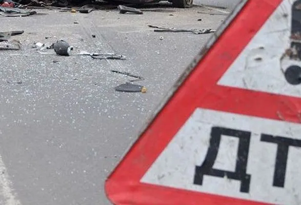 У Києві BMW протаранив маршрутку, є постраждалі
