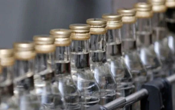 У магазинах стролиці готувалися продати 28 тонн контрафактного алкоголю