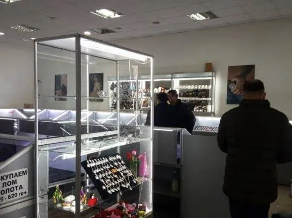 Неизвестные совершили разбойное нападение на ювелирный магазин в Николаеве