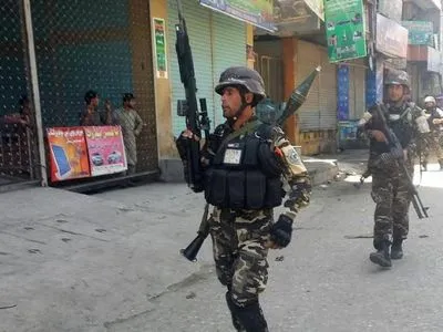 Смертник взорвался возле стадиона в Афганистане: погибли шесть человек