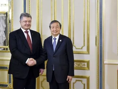 Порошенко призвал официальный Китай придерживаться непризнания оккупации Крыма