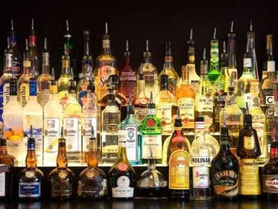 Алкоголь употребляют больше 50% украинцев – исследование