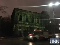 Масштабный пожар в центре Киева потушили, подозревают поджог