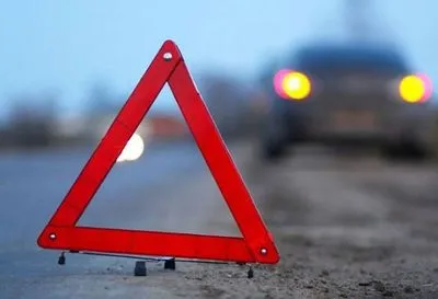 В результате ДТП с участием грузовика в Донецкой области погибли два человека