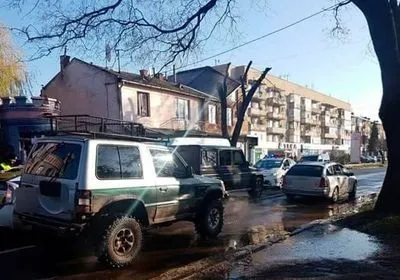 Неизвестные в Ужгороде средь бела дня похитили человека