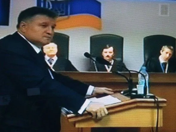 Аваков рассказал, что летал в Крым в 2014 году для встречи с Януковичем
