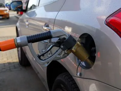 Моніторинг АЗС: деякі заправки підвищили вартість пального
