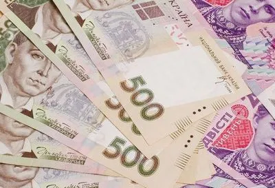 В столице мужчина и девушка обманули киевлян на 100 тыс. грн