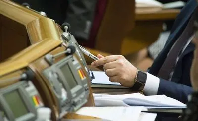 Бунт у ВР: парламентарі вимагатимуть скасування скандальних змін до Податкового кодексу України