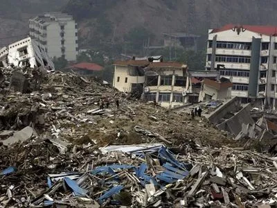 Число жертв землетрясения в Индонезии увеличилось
