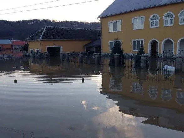 Через підтоплення свердловин 12 тис. мешканців Мукачева залишилися без водопостачання