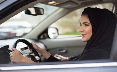 У Саудівській Аравії жінкам дозволять водити мотоцикли і вантажівки