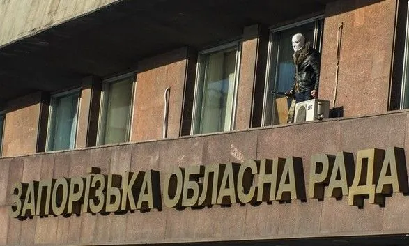 "Тітушку", який провокував активістів запорізького Майдану оголосили у розшук