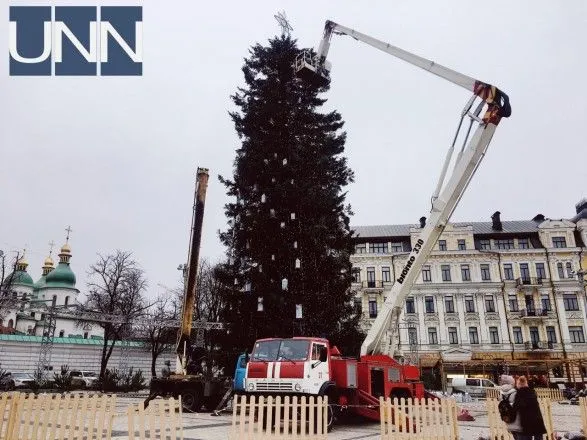 В Киеве сегодня откроют главную елку страны