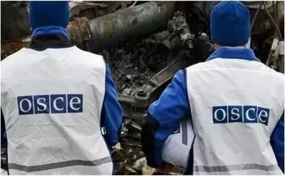 Наблюдатели ОБСЕ зафиксировали взрывы на расстоянии менее 600 метров от своей базы