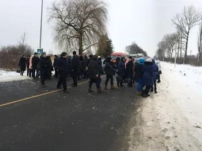 Во Львовской области медики перекрыли дорогу Львов-Самбор