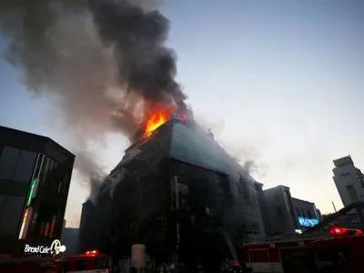 В Південній Кореї сталася пожежа в фітнес-центрі, десятки загиблих