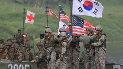 США и Южная Корея могут перенести совместные военные маневры на апрель