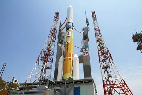 Японія запустила метеорологічний супутник і експериментальний низькоорбітальний апарат