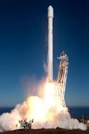 Ракета Falcon 9 з десятьма супутниками зв'язку стартувала з бази в Каліфорнії