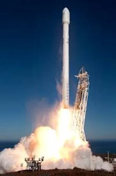 Ракета Falcon 9 с десятью спутниками связи стартовала с базы в Калифорнии