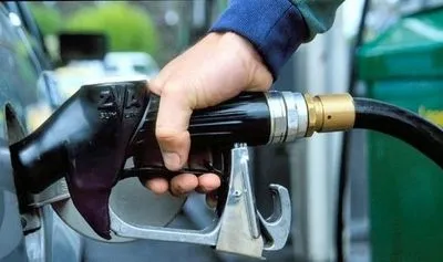 Моніторинг АЗС: деякі заправки підвищили вартість пального