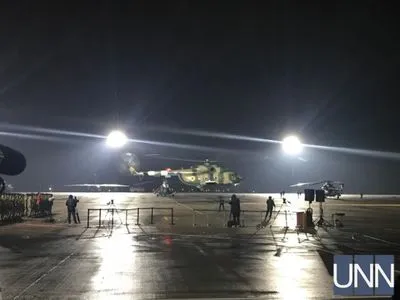 Вертолеты с освобожденными украинскими заложниками начали прибывать в Харьков