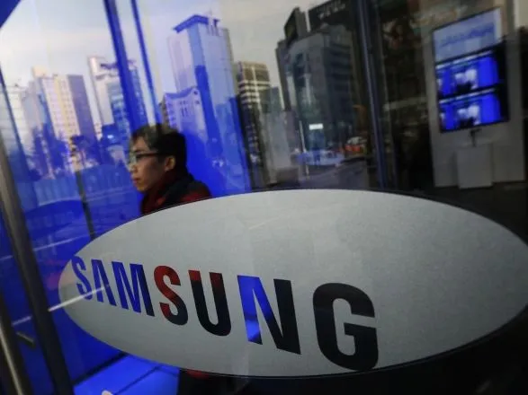 Прокурори вимагають збільшити термін ув'язнення для екс-голови Samsung