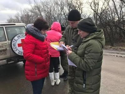 Звільнення заручників: Україні передали перших 16 людей