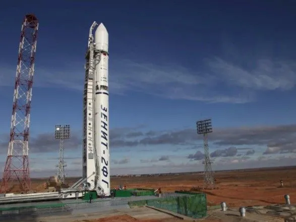 Запущений з Байконура ангольський супутник перестав виходити на зв'язок