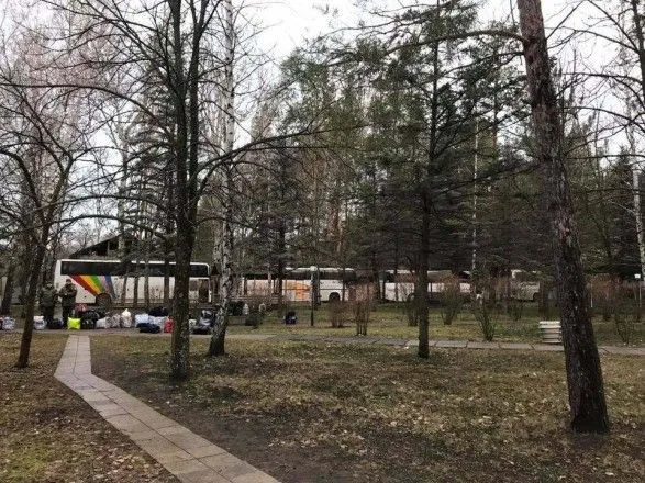 Колонна для обмена удерживаемыми направляется к месту освобождения - Геращенко