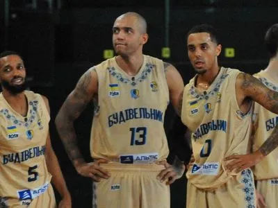 П'ятеро баскетболістів через порушення режиму можуть покинути "Будівельник"