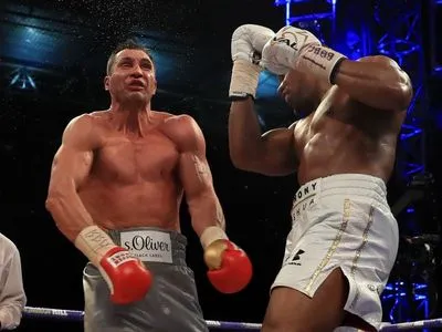 Бокс: аперкот у бою Джошуа – Кличко визнано кращим ударом року