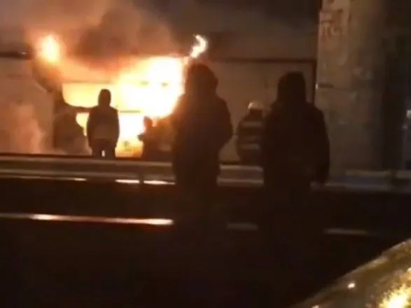 МАФы загорелись в Киеве на Выдубичах