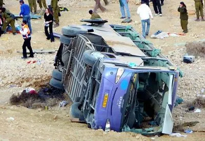 Автобус зіштовхнувсі із вантажівкою у Кенії, понад 30 осіб загинули