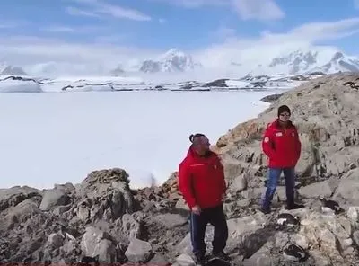 Полярники с антарктической станции "Академик Вернадский" записали видеоприветствие для украинцев