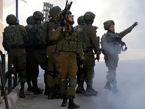В ответ на ракетный обстрел Израиль поразил лагерь ХАМАС в Секторе Газа